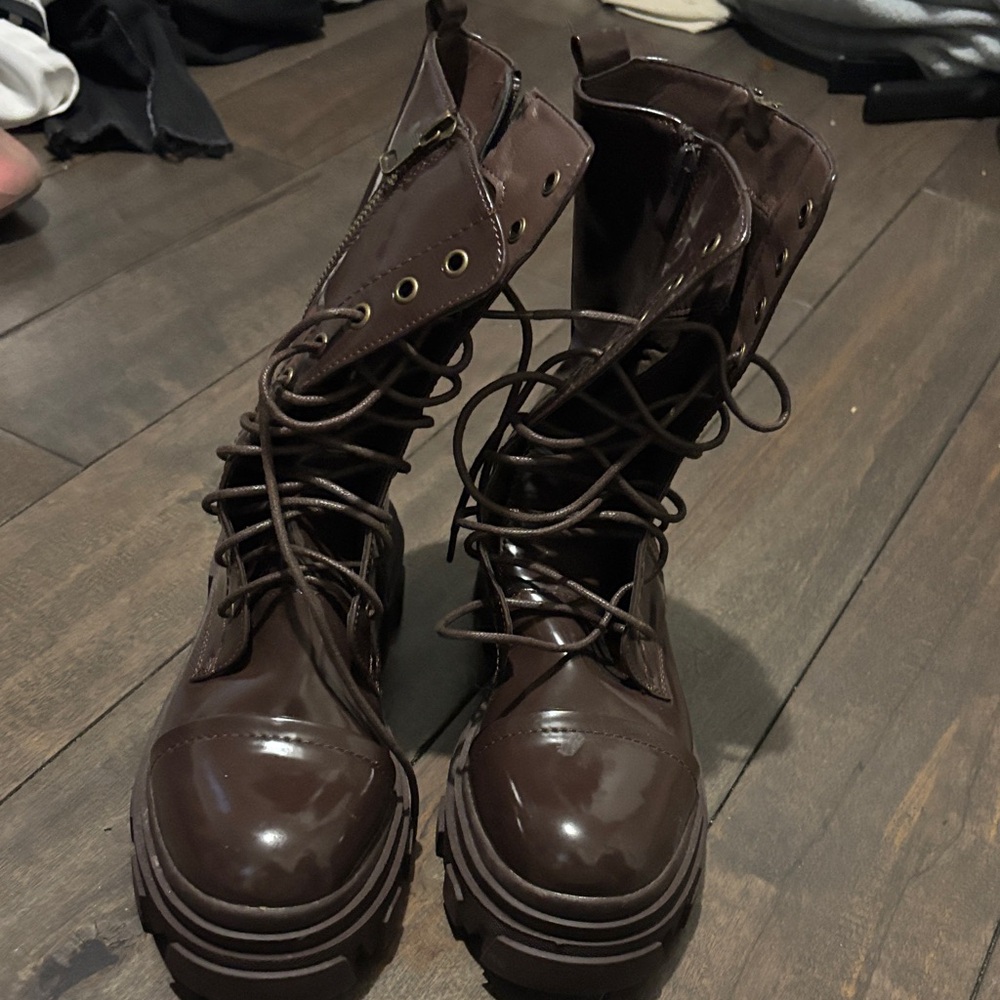 Stylish Brown Women's Boots